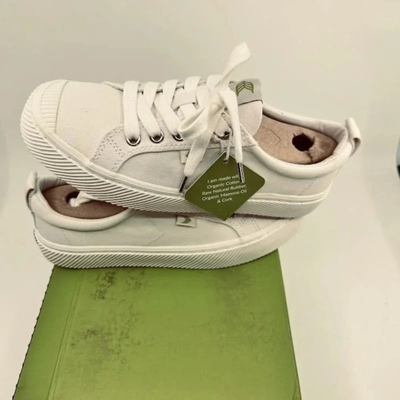 NEW Cariuma Oca Low Top Lace Up Organic Canvas Sneakers Off White Unisex W6 M4.5 - Picture 3 of 7